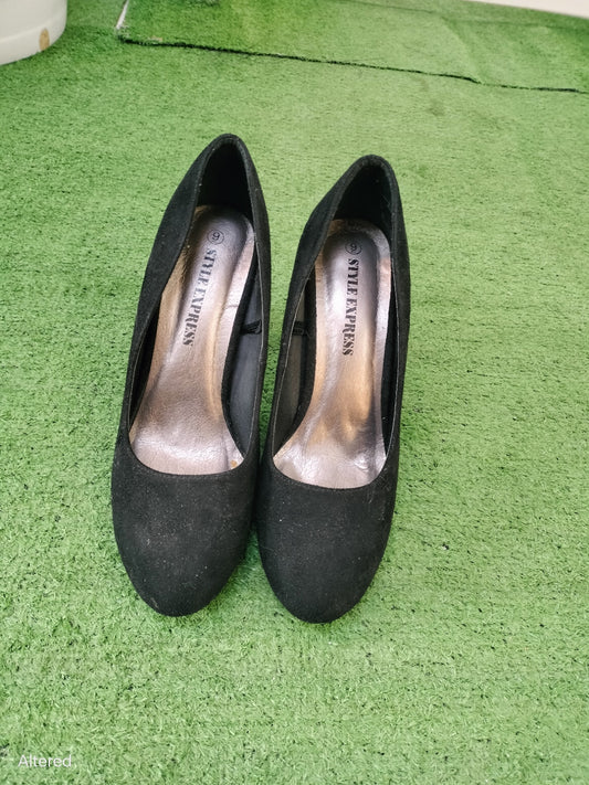 Style Express Heels Size 9